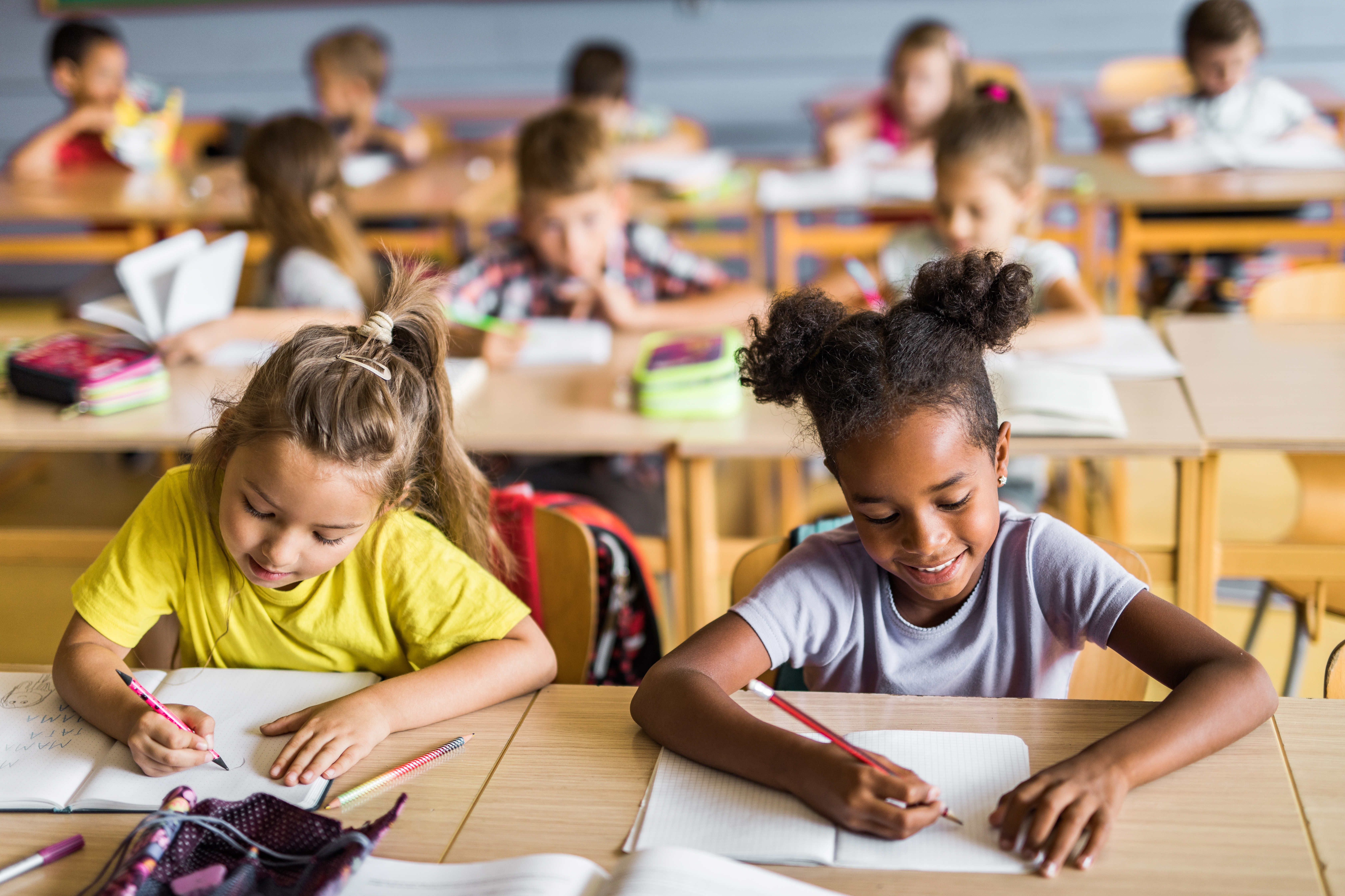 Ecolières en classe