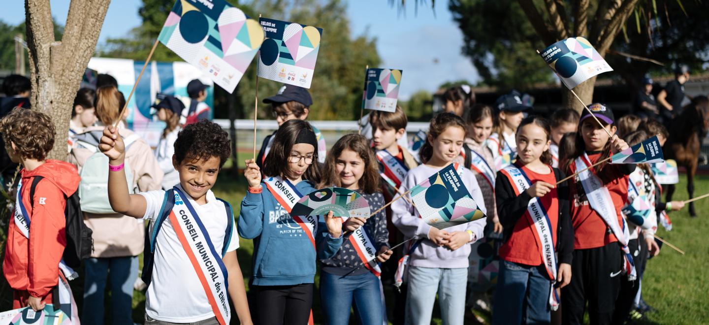 Jeunes sur le relais de la flamme