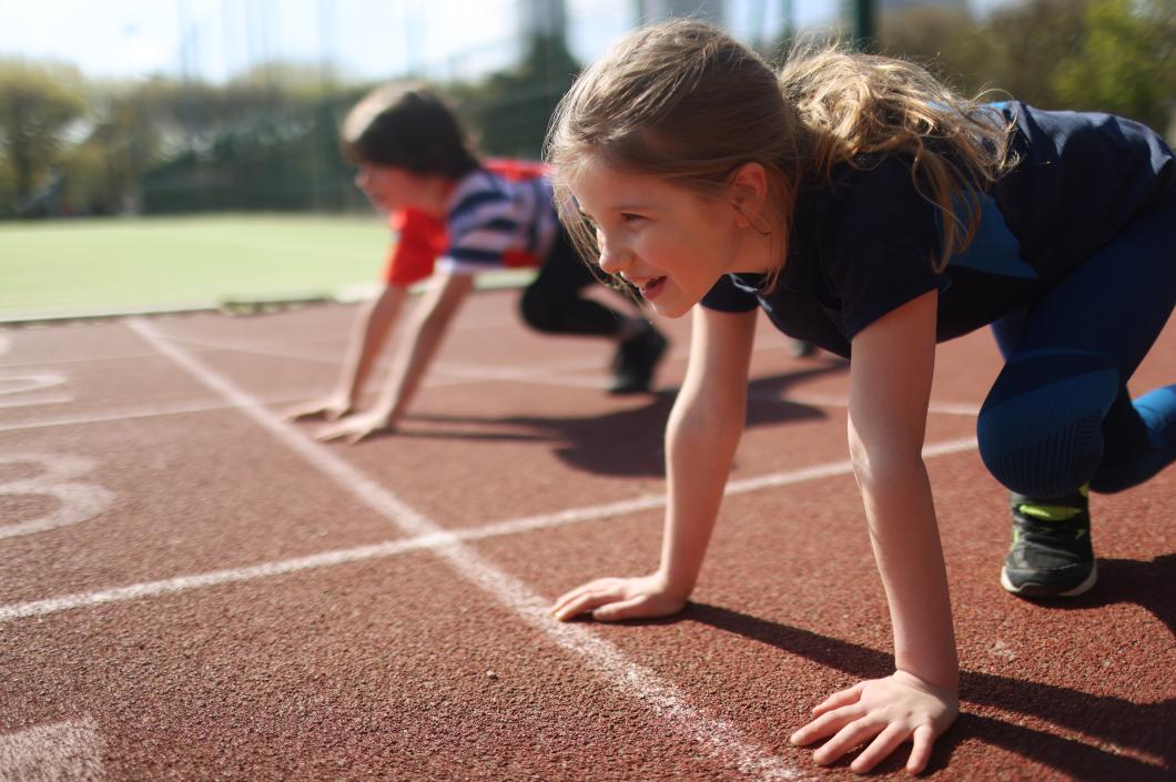 Fille piste athlétisme