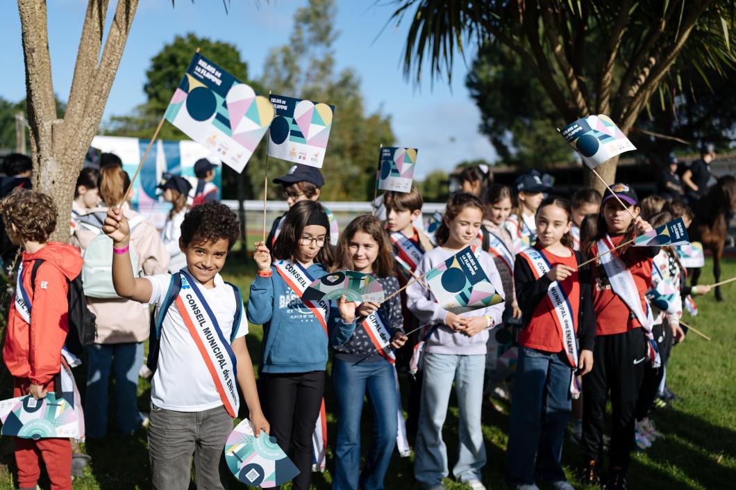 Jeunes sur le relais de la flamme