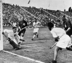 Image ancienne d'un match de criquet